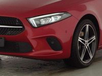 Gebraucht Mercedes A200 Progressive 163 PS (119 kW) 2021 Rot Limousine