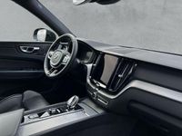 Gebraucht Volvo XC60 Plus 197 PS (144 kW) 2023 Platinum grey / metallic SUV