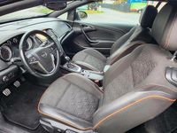 Gebraucht Opel Cascada 140 PS (102 kW) 2016 Schwarz Cabrio