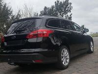Gebraucht Ford Focus Titanium 120 PS (88 kW) 2016 Schwarz Kombi