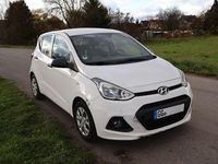Gebraucht Hyundai i10 69 PS (50 kW) 2014 Weiß Kleinwagen