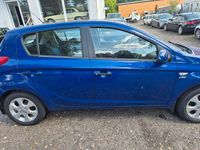 Gebraucht Hyundai i20 Edition 77 PS (56 kW) 2012 Blau Limousine