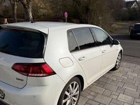 Gebraucht VW Golf VII Highline 131 PS (96 kW) 2019 Weiß Limousine