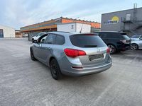 Gebraucht Opel Astra Edition 110 PS (80 kW) 2011 Silbersee/perl silber (m2) Kombi