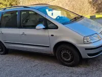 Second-hand VW Sharan 140 CP (102 kW) 2008 Argintiu Monovolum