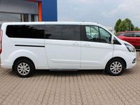 Gebraucht Ford Tourneo Titanium 131 PS (96 kW) 2019 Weiß Van / Kleinbus