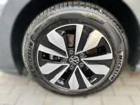 gebraucht VW Golf VIII 1.0 TSI DSG MOVE Navi LED Heckleuchten