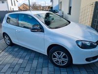 Gebraucht VW Golf VII 105 PS (77 kW) 2012 Weiß Kleinwagen