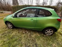 Usata Mazda 2 75 CV (55 kW) 2009 Verde Utilitaria