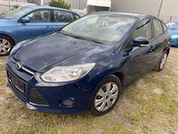 Gebraucht Ford Focus Ambiente 101 PS (74 kW) 2014 Blau Limousine