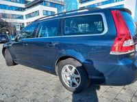 Gebraucht Volvo V70 Momentum 136 PS (100 kW) 2014 Blau Kombi