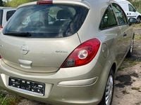 Używany Opel Corsa 60 KM (44 kW) 2009 Beżowy Sedan/Limuzyna