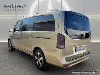 Gebraucht Mercedes V220 Style 163 PS (119 kW) 2025 Gold Van / Kleinbus