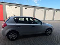 Gebraucht Kia Ceed 122 PS (89 kW) 2008 Silber Kleinwagen
