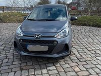 Gebraucht Hyundai i10 67 PS (49 kW) 2017 Grau Kleinwagen