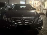 Gebraucht Mercedes E200 184 PS (135 kW) 2011 Schwarz Kombi