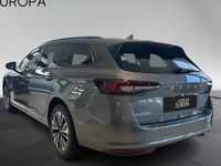 Neu Skoda Superb Selection 150 PS (110 kW) 2026 Grau Kombi