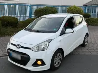 Gebraucht Hyundai i10 87 PS (63 kW) 2015 Weiß Kleinwagen