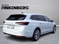 Gebraucht Skoda Superb Selection 150 PS (110 kW) 2024 Kristallweiß uni Kombi