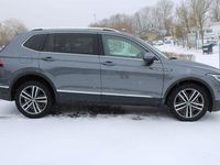 Gebraucht VW Tiguan Allspace Elegance 200 PS (147 kW) 2023 Platinum grey (metallic) SUV