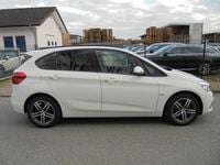 Gebraucht BMW 218 Active Tourer Sport Line 150 PS (110 kW) 2016 Weiß Van / Kleinbus