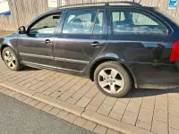 Gebraucht Skoda Octavia 105 PS (77 kW) 2012 Schwarz Limousine