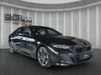 Gebraucht BMW 550e M Sport 489 PS (359 kW) 2025 Black sapphire metallic (475) Limousine