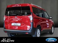 Neu Ford Tourneo Courier Titanium 125 PS (91 kW) 2026 Rot Van / Kleinbus
