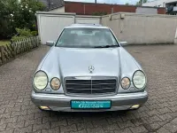 Gebraucht Mercedes E240 Elegance 170 PS (125 kW) 1998 Silber Limousine