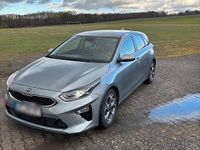 Gebraucht Kia Ceed 136 PS (100 kW) 2022 Silber Kleinwagen