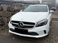 Gebraucht Mercedes A180 Edition 109 PS (80 kW) 2016 Weiß Kleinwagen