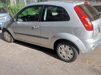 gebraucht Ford Fiesta 1,3 51 kW Silver Magic Silver Magic