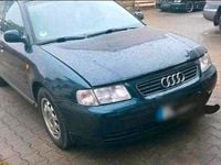 Second-hand Audi A3 101 CP (74 kW) 2000 Albastru Hatchback