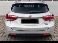 Gebraucht Hyundai i40 Trend 141 PS (103 kW) 2016 Silber Limousine