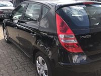 gebraucht Hyundai i30 1.4 , wenig Kilometer , erster Hand, SHZ