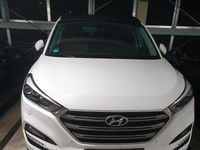 Gebraucht Hyundai Tucson 177 PS (130 kW) 2016 Weiß SUV