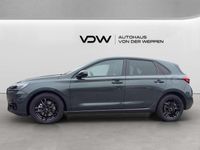 Gebraucht Hyundai i30 Advantage 101 PS (74 kW) 2024 Cypress green (grün) Limousine