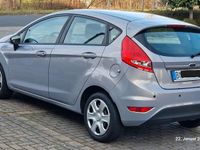 Gebraucht Ford Fiesta Trend 69 PS (50 kW) 2012 Grau Limousine