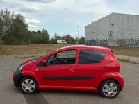 Gebraucht Toyota Aygo 67 PS (49 kW) 2007 Rot Kleinwagen