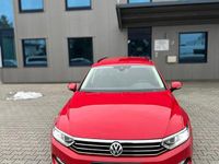 Gebraucht VW Passat 120 PS (88 kW) 2019 Rot Kombi