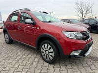 Gebraucht Dacia Sandero Prestige 90 PS (66 kW) 2017 Rot SUV