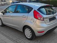Gebraucht Ford Fiesta 95 PS (69 kW) 2013 Grau Kleinwagen