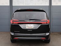 Gebraucht Chrysler Pacifica 287 PS (211 kW) 2021 Brilliant black crystal pear SUV