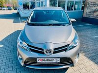Gebraucht Toyota Verso Comfort 147 PS (108 kW) 2015 Silber Van / Kleinbus