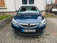 Gebraucht Opel Astra 87 PS (63 kW) 2012 Blau Kleinwagen