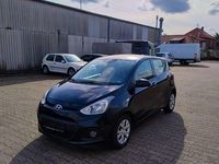 Gebraucht Hyundai i10 67 PS (49 kW) 2014 Schwarz Kleinwagen