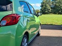 Gebraucht Mitsubishi Space Star Plus 71 PS (52 kW) 2015 Grün Limousine