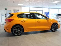 Gebraucht Ford Focus Performance Edition 280 PS (205 kW) 2022 Orange Limousine