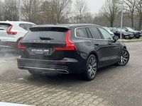 Gebraucht Volvo V60 Inscription 253 PS (186 kW) 2021 Black solid "stone" / solid Kombi