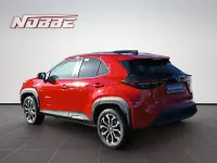 Neu Toyota Yaris Cross 131 PS (96 kW) 2026 Karminarot metallic SUV